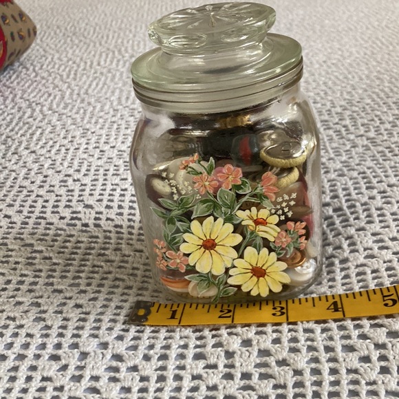 Hand Painted Vintage Canister With 2 cups of vintage buttons inside - Picture 7 of 10